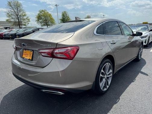 Mineral Gray Metallic 2022 Chevrolet Malibu FWD Premier