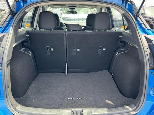 Electric Blue Metallic/Super Black 2024 Nissan Kicks SV