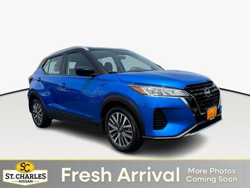 Electric Blue Metallic/Super Black 2024 Nissan Kicks SV