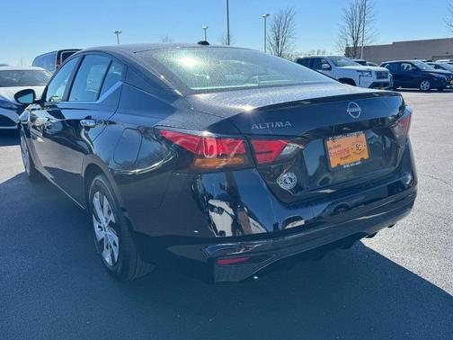 2025 Nissan Altima S FWD