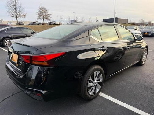 2025 Nissan Altima S FWD