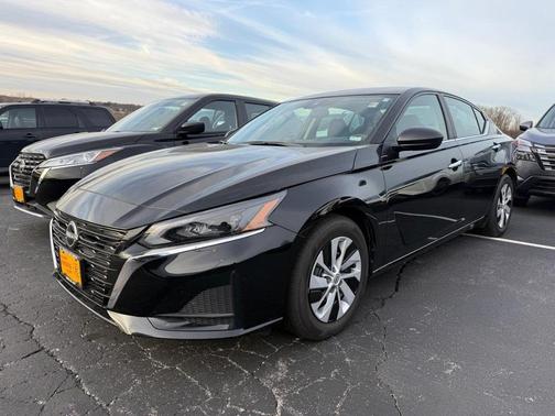 2025 Nissan Altima S FWD