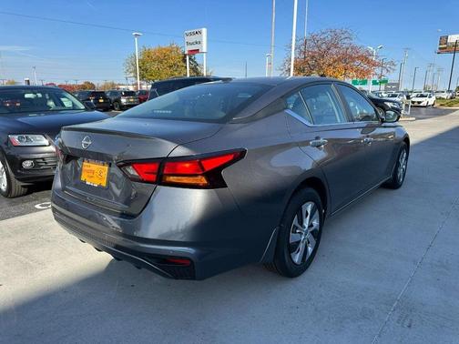 2025 Nissan Altima S FWD