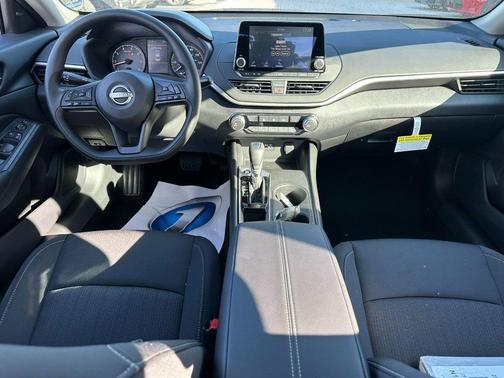 2025 Nissan Altima S FWD