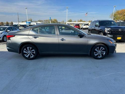 2025 Nissan Altima S FWD