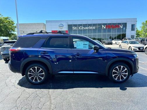 Deep Ocean Blue Pearl 2026 Nissan Pathfinder Platinum