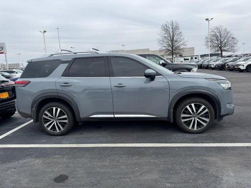 2023 Nissan Pathfinder Platinum FWD