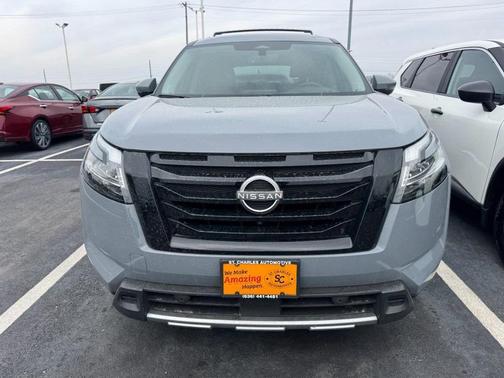 2023 Nissan Pathfinder Platinum FWD