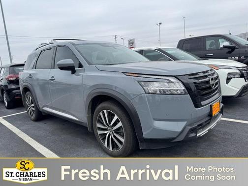 2023 Nissan Pathfinder Platinum FWD