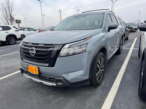 2023 Nissan Pathfinder Platinum FWD