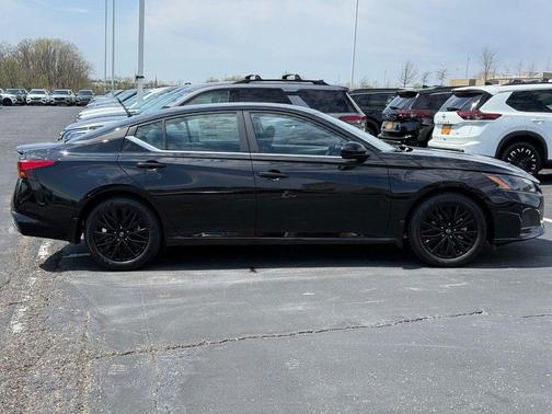 Super Black Clearcoat 2026 Nissan Altima 2.5 SV
