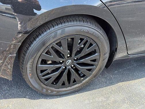 Super Black Clearcoat 2026 Nissan Altima 2.5 SV