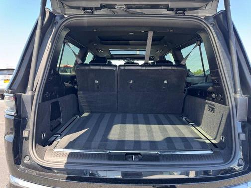 Diamond Black Crystal Pearlcoat 2024 Jeep Grand Wagoneer L 4x4