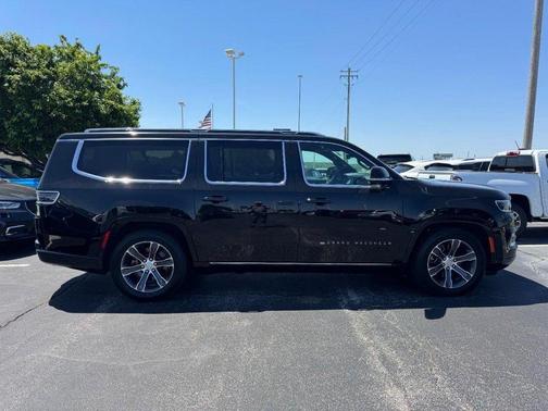 Diamond Black Crystal Pearlcoat 2024 Jeep Grand Wagoneer L 4x4