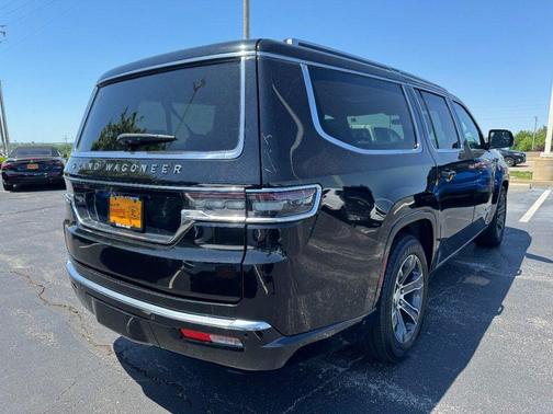 Diamond Black Crystal Pearlcoat 2024 Jeep Grand Wagoneer L 4x4
