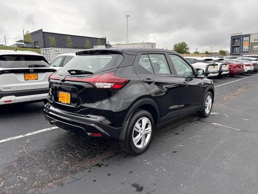 2025 Nissan Kicks S