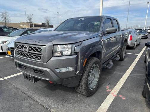 2024 Nissan Frontier SV