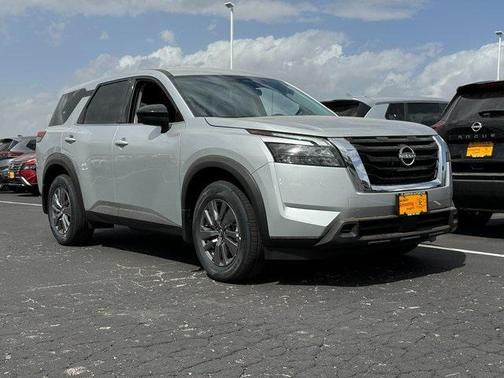 2025 Nissan Pathfinder S