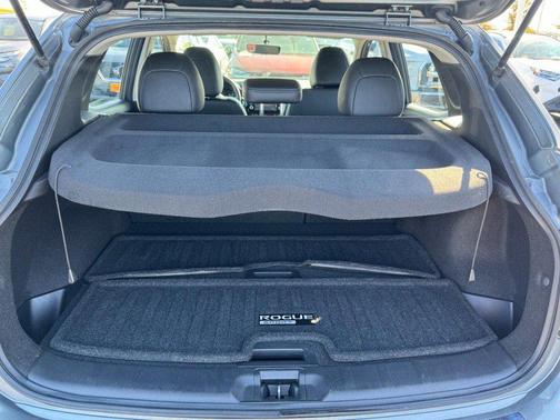 Gun Metallic 2018 Nissan Rogue Sport SL
