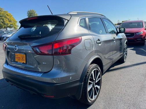Gun Metallic 2018 Nissan Rogue Sport SL