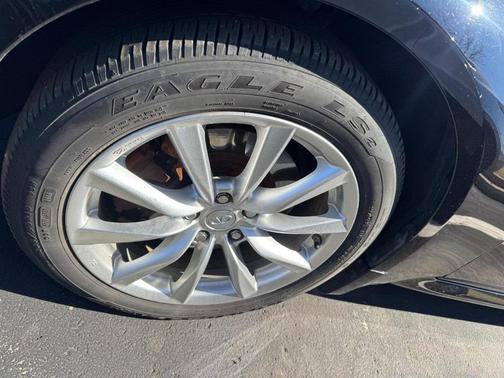 2014 INFINITI Q60 Base