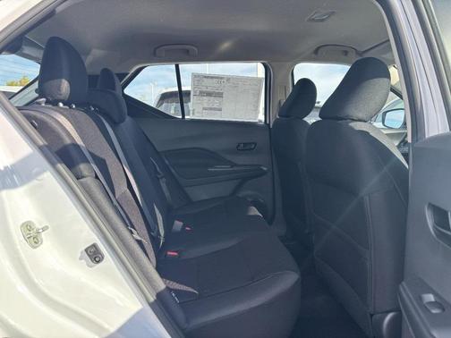 2025 Nissan Kicks S