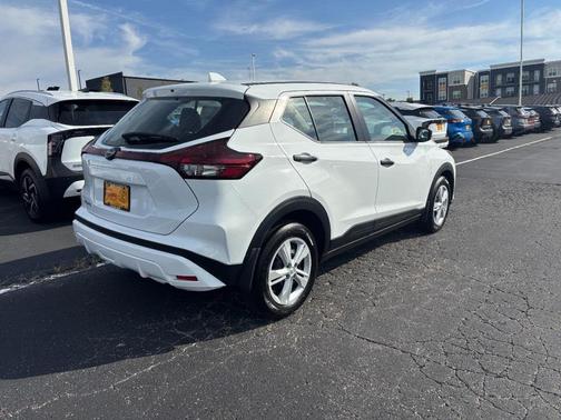2025 Nissan Kicks S
