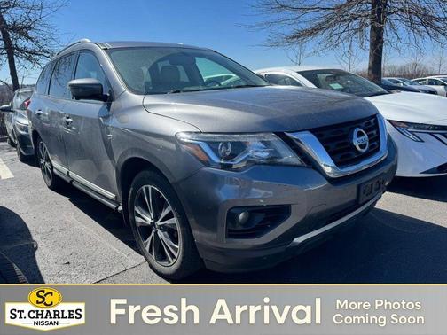 2017 Nissan Pathfinder Platinum