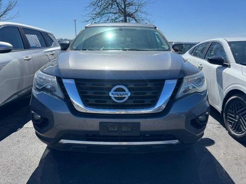 2017 Nissan Pathfinder Platinum