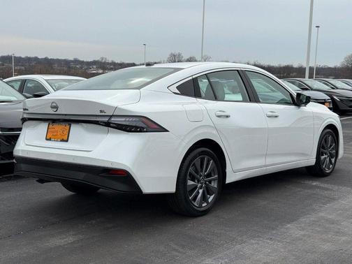 Aspen White Tricoat 2026 Nissan Sentra SL