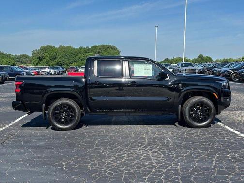Super Black 2026 Nissan Frontier SV