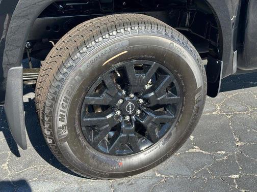 Super Black 2026 Nissan Frontier SV