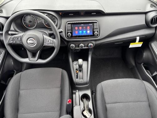 2025 Nissan Kicks S