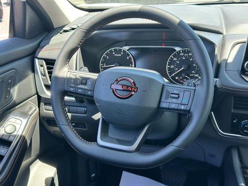 Everest White Pearl Tricoat 2026 Nissan Rogue Rock Creek
