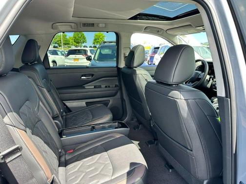Boulder Gray Pearl 2026 Nissan Pathfinder Platinum