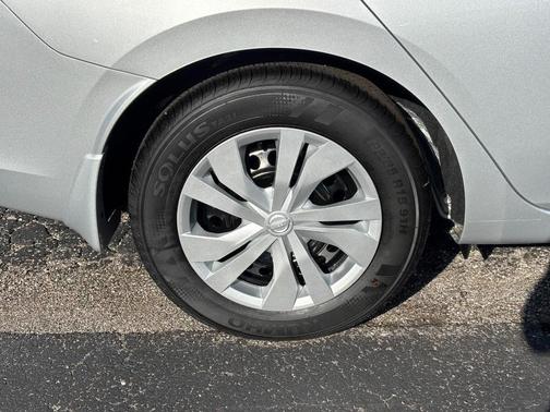 2025 Nissan Versa 1.6 S