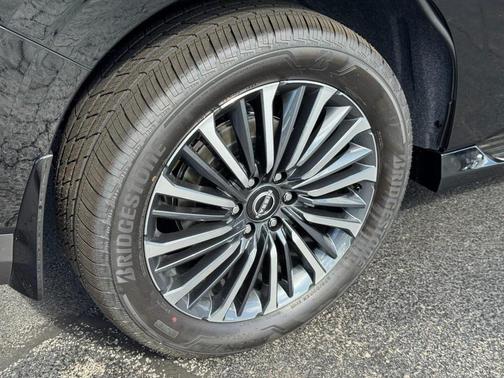 2025 Nissan Armada Platinum