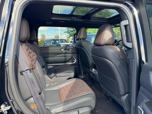 2025 Nissan Armada Platinum