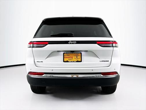2023 Jeep Grand Cherokee Laredo