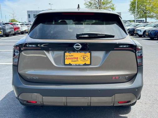 Canyon Bronze Metallic 2025 Nissan Kicks SR