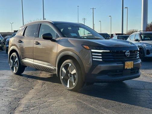 2025 Nissan Kicks SR