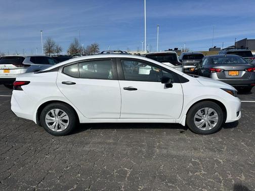 2025 Nissan Versa 1.6 S