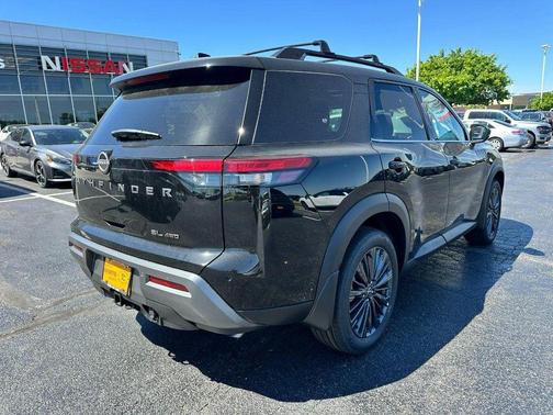 Super Black 2026 Nissan Pathfinder SL