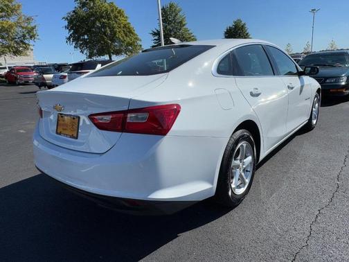 2017 Chevrolet Malibu 1LS
