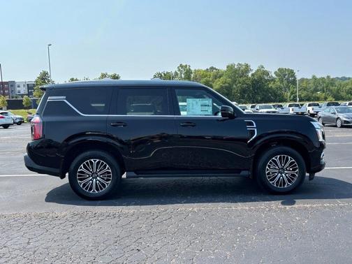 2025 Nissan Armada Platinum