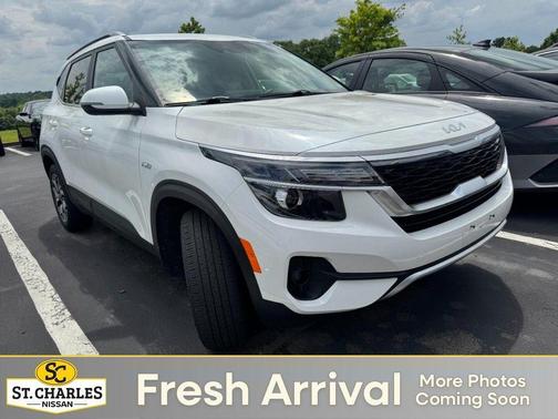 Snow White Pearl 2022 Kia Seltos EX