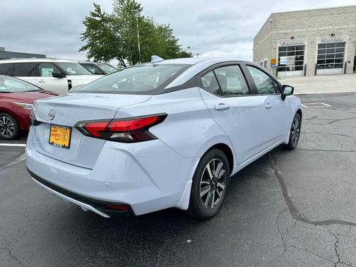2025 Nissan Versa 1.6 SV
