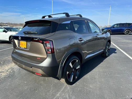 Canyon Bronze Metallic 2026 Nissan Kicks SR