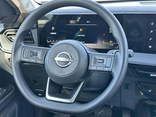 Canyon Bronze Metallic 2026 Nissan Kicks SR