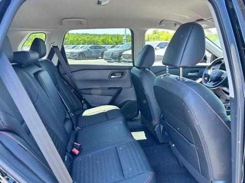 Super Black 2026 Nissan Rogue Rock Creek